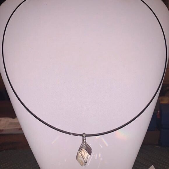 CRYSTAL & Silver Pendant Choker - Picture 10 of 11